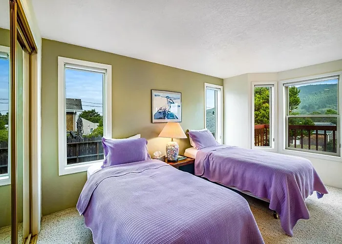 Seabird Lodge