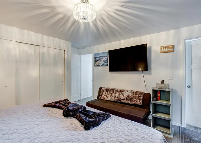 Rockaway Beach House - Walk To Ocean!